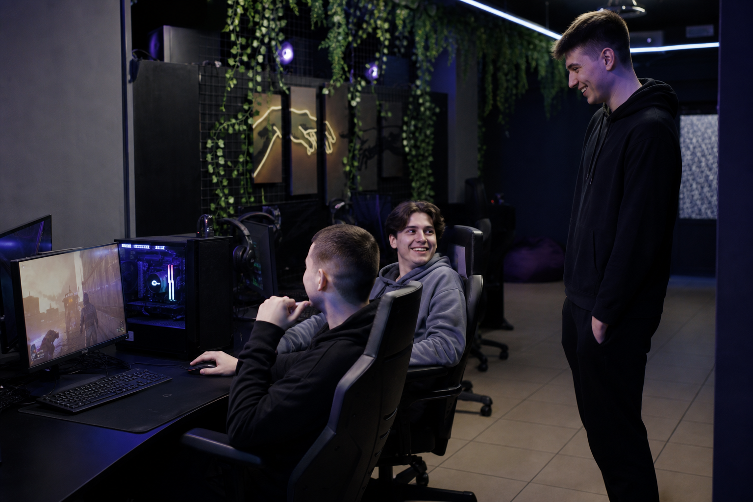 Компания друзей в VIP-комнате Arty Games